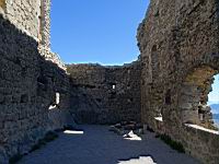Chateau de Queribus, 3eme enceinte, Pt8, Corps de logis a 3 niveaux (4)